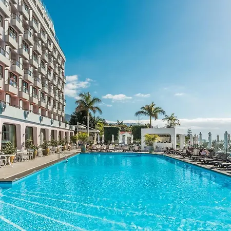 Ξενοδοχείο Deluxe Suites At Gardens 4*