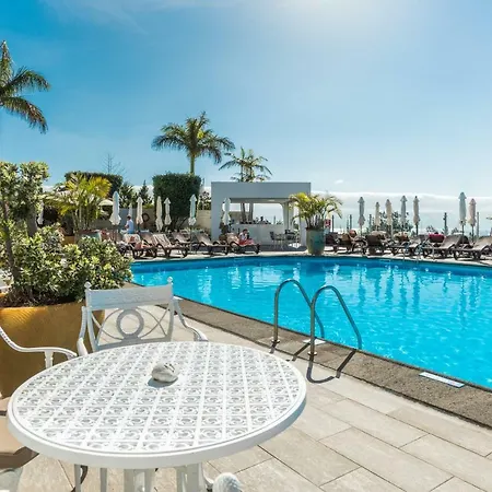 Deluxe Suites At Gardens Φουνκάλ