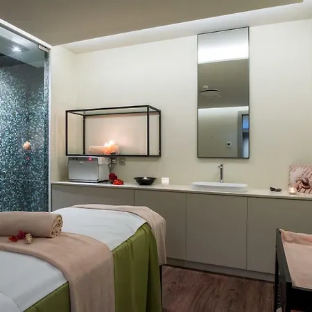 Ξενοδοχείο Deluxe Suites At Gardens Φουνκάλ