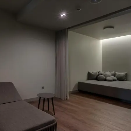 Ξενοδοχείο Deluxe Suites At Gardens