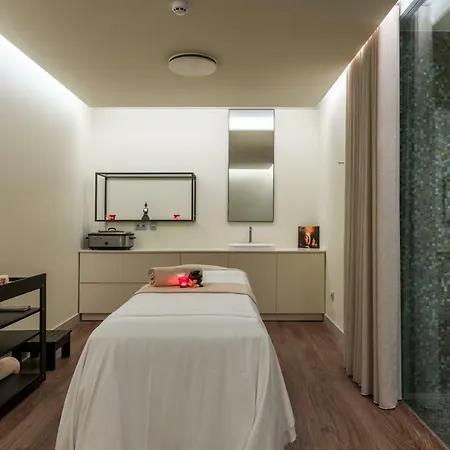 Deluxe Suites At Gardens Ξενοδοχείο Φουνκάλ